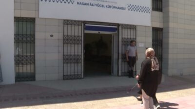 Görme engelli yurttaşlar, İzmir Büyükşehir Belediyesi Hasan Âli Yücel Kütüphanesi