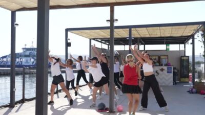 İzmir Büyükşehir Belediyesi’nin ücretsiz spor etkinlikleri, İzmirlileri salonlardan açık havaya