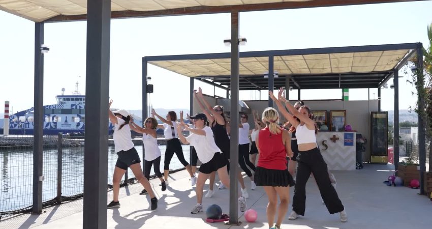 İzmir Büyükşehir Belediyesi’nin ücretsiz spor etkinlikleri, İzmirlileri salonlardan açık havaya