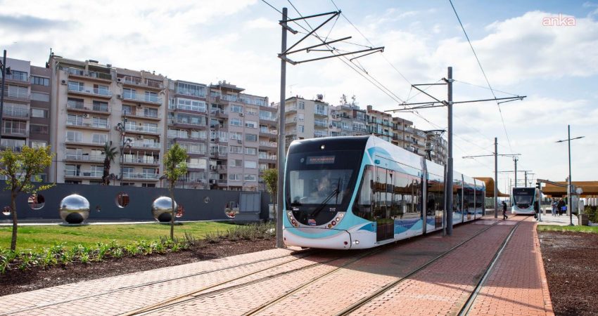 İzmir’de Zafer Bayramı’nda ulaşım “yüzde 50 indirimli” olacak İzmir Büyükşehir Belediyesi’ne bağlı ESHOT, İZULAŞ, İZDENİZ, Metro ve Tramvay
