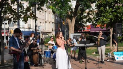 Kadıköy Belediyesi Gençlik Sanat Merkezi öğrencileri, yaz boyunca Kadıköy’ün farklı