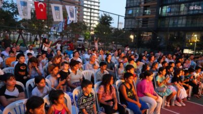  Kadıköy Belediyesi'nin bu yıl altıncısını düzenlediği “Mahallemde Çocuk Tiyatrosu” etkinliği,