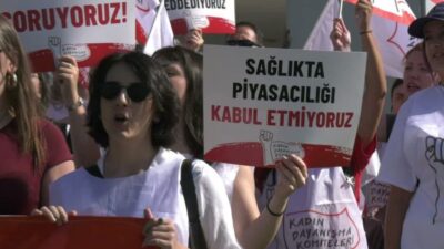 Kadın Dayanışma Komiteleri tarafından, "ücretsiz HPV aşısı" talebiyle Sağlık Bakanlığı