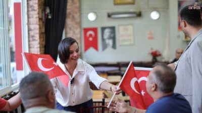 Karabağlar Belediye Başkanı Helil Kınay, 30 Ağustos Zafer Bayramı’nda Kazım