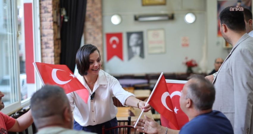 Karabağlar Belediye Başkanı Helil Kınay, 30 Ağustos Zafer Bayramı’nda Kazım
