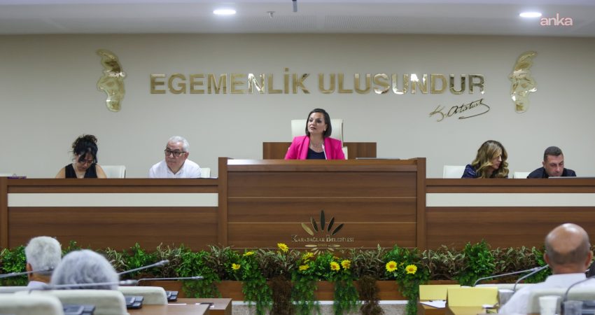 Karabağlar Belediye Meclisi'nin ağustos ayı ilk birleşiminde sahipsiz atıklarla mücadele,