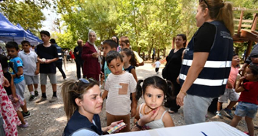 Karagöl’de sosyal dayanışma pikniği İzmir Büyükşehir Belediyesi’nin hayata geçirdiği sosyal proje kapsamında Bayraklı’nın Nafiz
