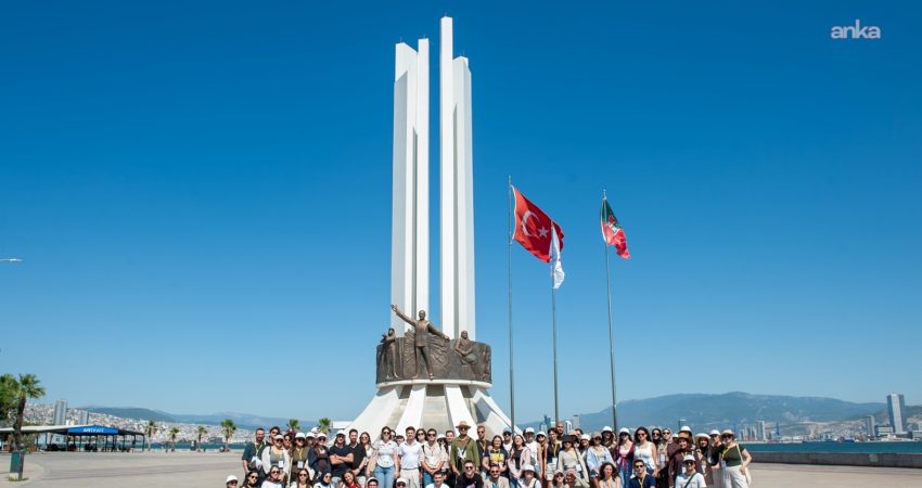 Karşıyaka Belediyesi, "Açık Hava Kent Müzesi" projesi kapsamında başlattığı rehberli
