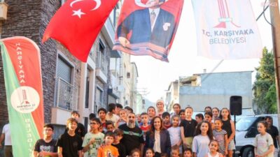 Karşıyaka Belediye Başkanı Yıldız Ünsal, Latife Hanım Mahallesi’nde düzenlenen “Sokak