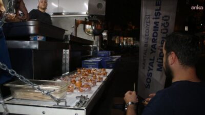 Kartal Belediyesi, Mevlit Kandili dolayısıyla ilçedeki üç büyük caminin önünde
