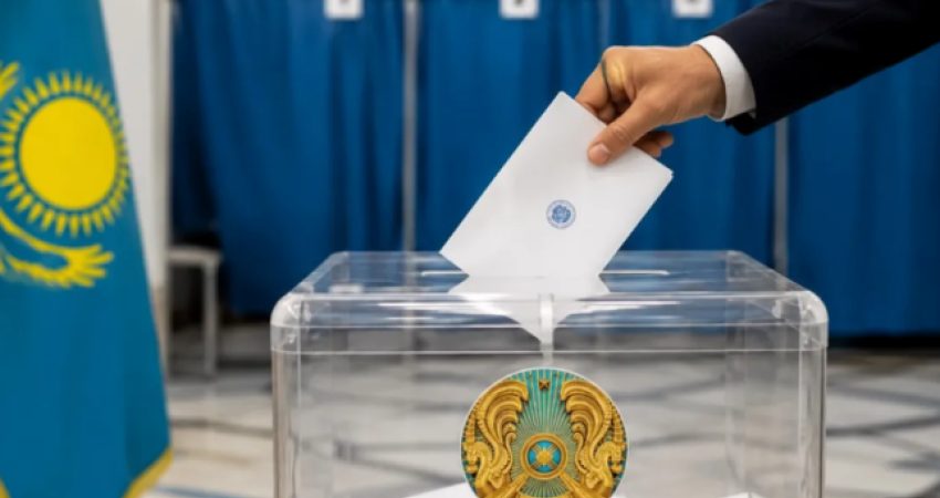Kazakistan'da 15 Mart'ta yapılan referandumda kabul edilen anayasa değişikliği kapsamında,