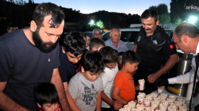 Keçiören Belediyesi’nin yaz akşamlarını renklendirmek amacıyla düzenlediği park konserleri kapsamında,