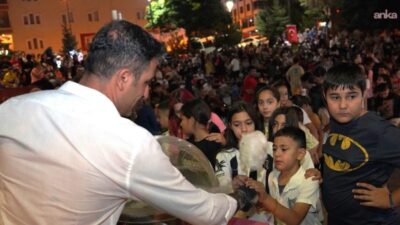 Keçiören Belediyesi’nin düzenlediği “Park Konserleri” kapsamında Aşık Veysel Parkı’nda sahne
