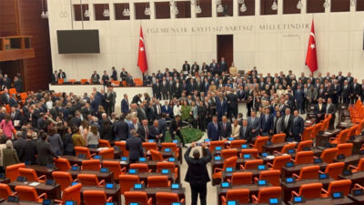 İsterseniz hemen her koşulda geçerli olan bir tespit yaparak yazıya