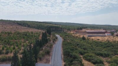 İzmir Büyükşehir Belediyesi, Kınık’taki beş mahallenin ulaşım yollarında yürüttüğü sathi