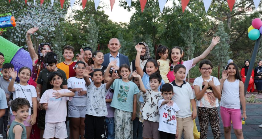 Kırıkkale’de çocuklar geleneksel sokak oyunlarıyla buluştu Kırıkkale Belediyesi tarafından düzenlenen “Unutulmaya Yüz Tutmuş Sokak Oyunları” etkinliğinde