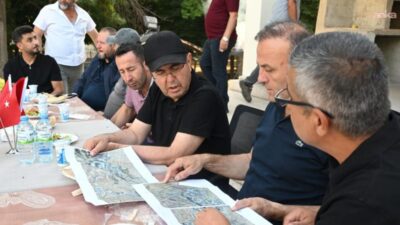 Kırşehir Belediye Başkanı Selahattin Ekicioğlu, Gölhisarlı Mahallesi'nde vatandaşlarla bir araya gelerek,