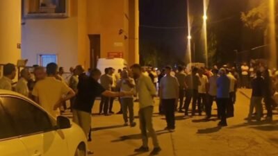 Mardin’in Kızıltepe ilçesinde bir halı saha tesisine ait yüzme havuzunda