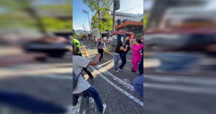 Kolombiya’da 7,4 büyüklüğündeki depremin ardından kritik 72 saatlik sürenin sonuna