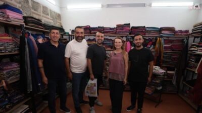 Konak Belediye Başkanı Nilüfer Çınarlı Mutlu, Kemeraltı esnafıyla bir araya