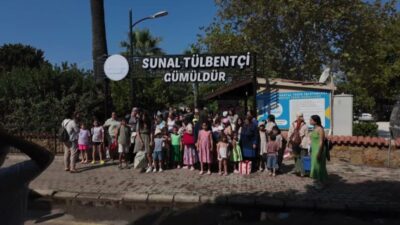 Konak Belediyesi’nin semt merkezlerinden faydalanan kadın kursiyerler ve çocukları, Gümüldür