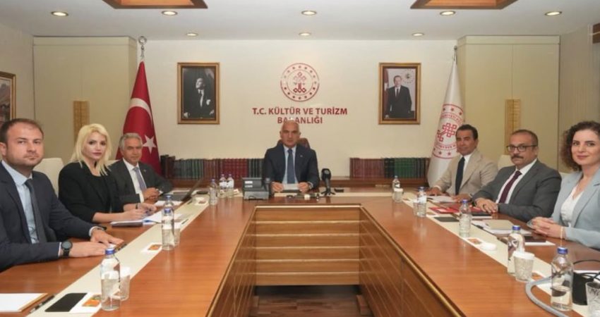 Kültür ve Turizm Bakanı Ersoy: “Dünya mirasının kalbi 2027’de İstanbul’da atacak” Kültür ve Turizm Bakanı Mehmet Nuri Ersoy, "Dünya mirasının kalbi 2027’de