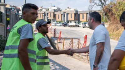 Kuşadası Belediye Başkan Vekili Tahsin Demirtaş, Karaova Mahallesi’nde yaklaşık 18