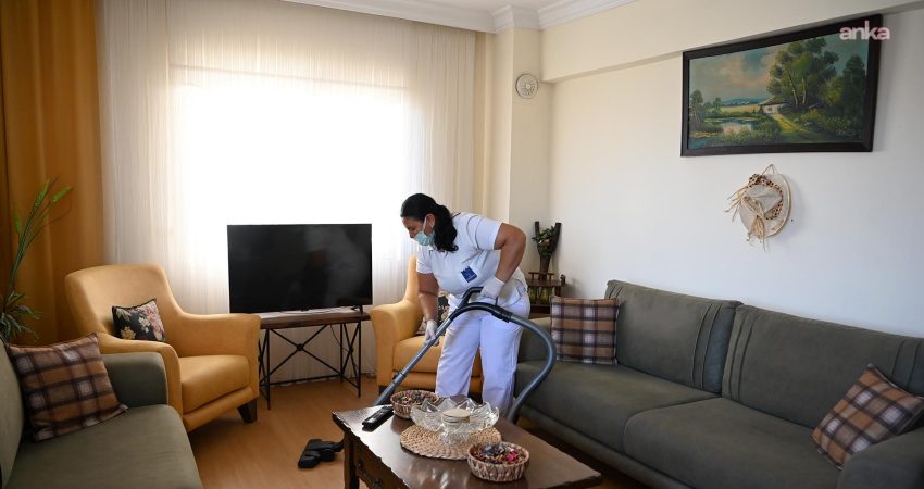 Kuşadası Belediyesi’nin Evde Bakım Birimi, 2026 yılında da hasta, engelli,