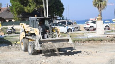 Kuşadası Belediyesi Fen İşleri Müdürlüğü ekipleri, Karaova Mahallesi Atatürk Bulvarı