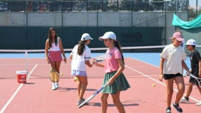 Kuşadası Belediyesi'nin çocukların yaz tatilini hem verimli hem de spor