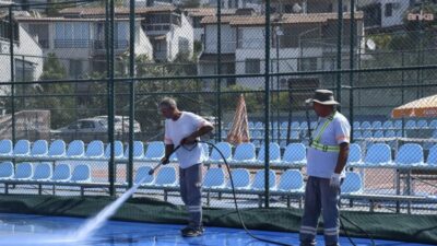 Kuşadası Belediyesi, çocuk ve gençlerin yoğun olarak kullandığı Kuşadası Tenis