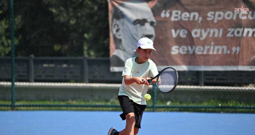 Kuşadası Belediyesi tarafından Kadınlar Denizi Mahallesi’nde kente kazandırılan Kuşadası Tenis Kulübü’nde, Türkiye