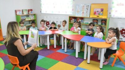 Kuşadası Belediyesi tarafından geçen yıl ağustos ayında çocukların eğitim hayatına