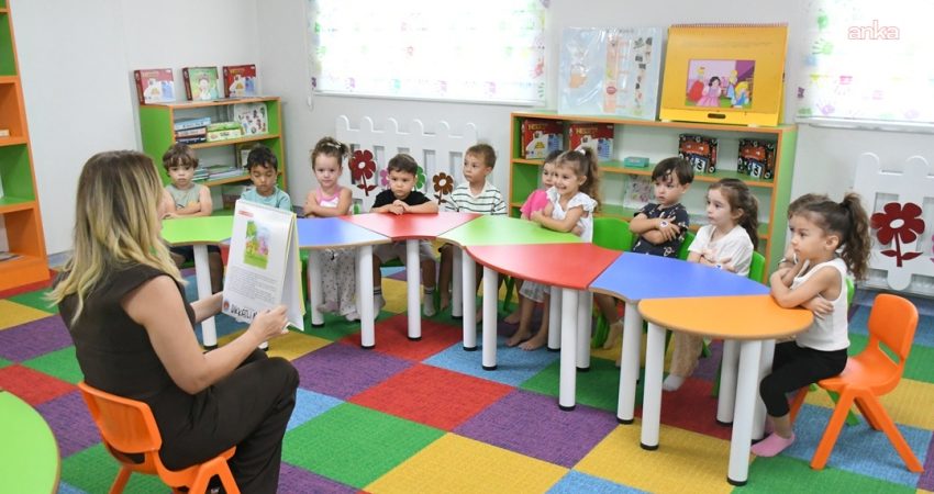 Kuşadası’nda minikler geleceğe Çocuk Gelişim Merkezi’nde hazırlanıyor Kuşadası Belediyesi tarafından geçen yıl ağustos ayında çocukların eğitim hayatına