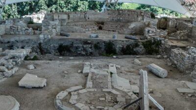 Kuşadası’nda geçmişi Prehistorik döneme uzanan ve 26 yıldır kesintisiz kazılan