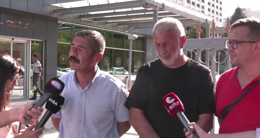 Madenciler, Cumhurbaşkanı Erdoğan’a seslerini duyurmak için AK Parti 25. Yıl Özel Mitingi’ne katılacak Bağımsız Maden-İş Sendikası üyesi Yıldızlar SSS Holding'e bağlı Elazığ Eti
