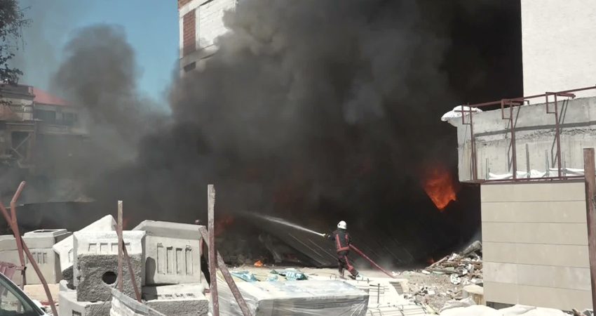 Malatya’nın Battalgazi ilçesinde TOKİ rezerv alanı inşaat sahasında işçilerin kaldığı