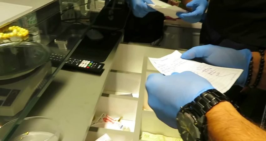 Malatya'da sahtecilik ve tefecilik suçlarına yönelik düzenlenen operasyonda, darphane basımı