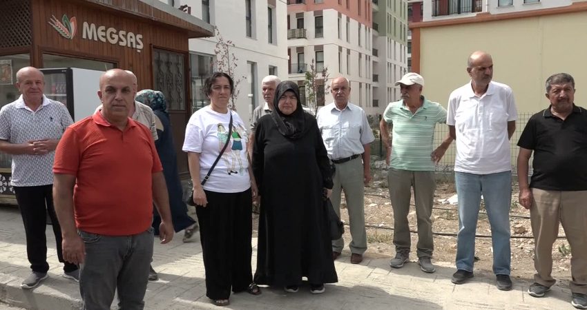 Malatya'nın Zaviye Mahallesi sakinleri, MOTAŞ’ın bazı otobüs hatlarını kaldırması, sefer aralıklarının