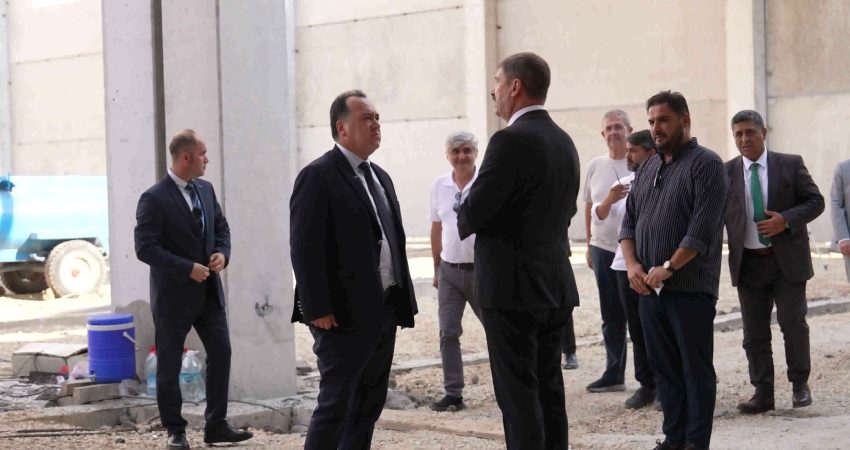 Manisa Büyükşehir Belediye Başkanı Dutlulu, Kula’da yatırım çalışmalarını inceledi Manisa Büyükşehir Belediye Başkanı Besim Dutlulu, Kula programı kapsamında yapılan