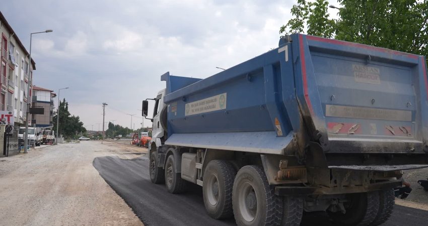 Manisa Büyükşehir Belediyesi tarafından Kula ilçesi Seyitali Mahallesi’nde yürütülen sıcak