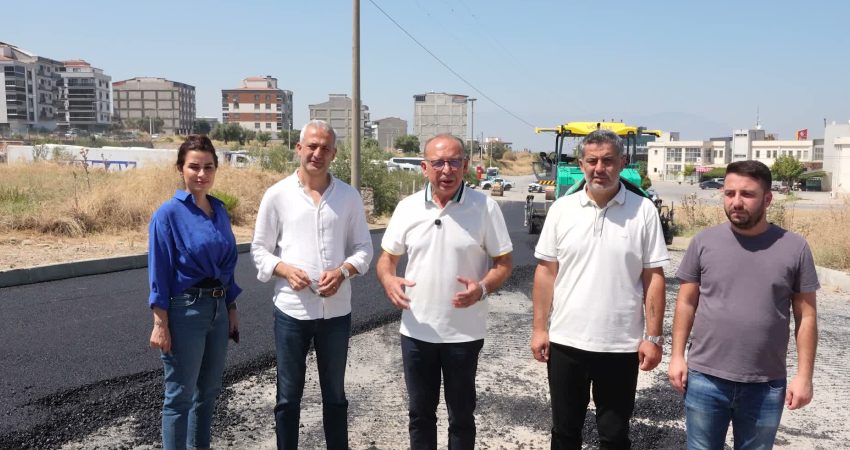 Manisa Büyükşehir Belediyesi, kent genelinde sürdürdüğü yol bakım ve yenileme