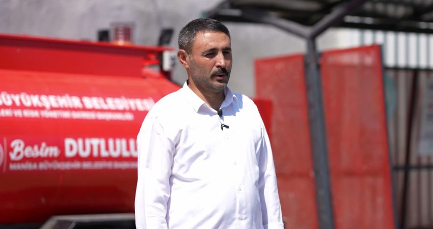 Davutlar Mahallesi'nde yıldırım düşmesi sonucu başlayan yangın, Manisa Büyükşehir Belediyesi'nin