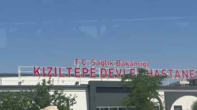 Mardin'in Kızıltepe ilçesinde evinde pompalı tüfekle oynadığı sırada silahın ateş