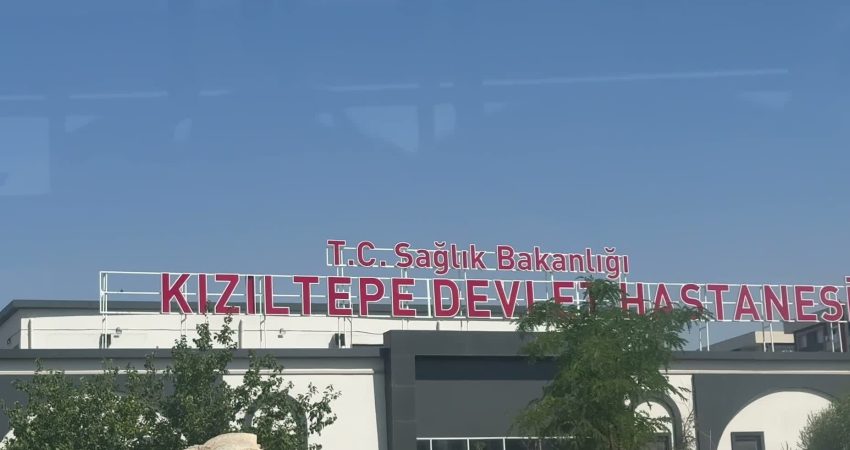 Mardin'in Kızıltepe ilçesinde evinde pompalı tüfekle oynadığı sırada silahın ateş