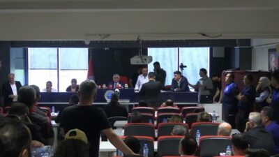 CHP'li Menderes Belediye Başkanı İlkay Çiçek’in tutuklanarak görevden uzaklaştırılmasının ardından Belediye