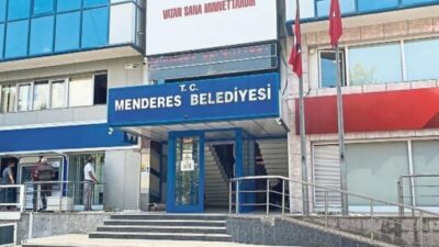 Tutuklanmasının ardından İçişleri Bakanlığı'nca görevden uzaklaştırılan Menderes Belediye Başkanı İlkay