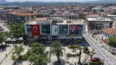 Menderes Belediyesi, Başkan İlkay Çiçek ile 15 kişi hakkında gözaltı
