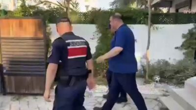 Menderes Belediyesi'ne yönelik soruşturma kapsamında gözaltına alınan Belediye Başkanı İlkay