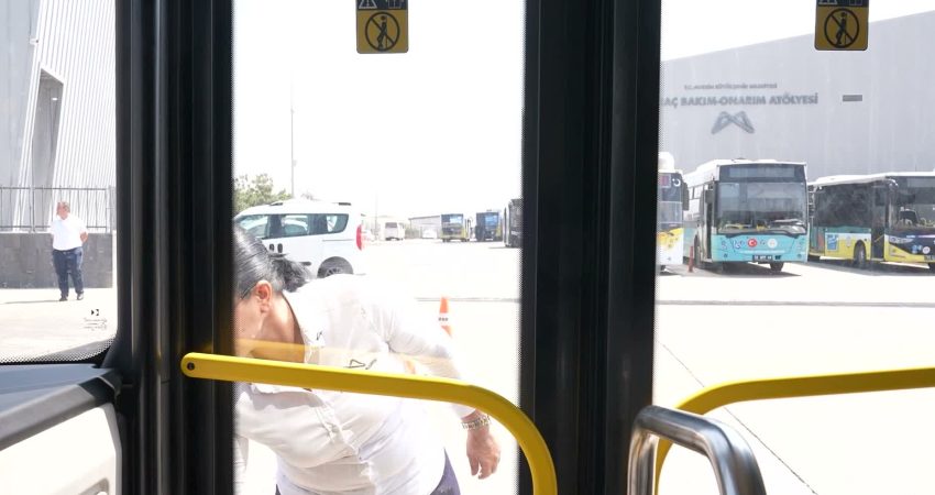 Mersin Büyükşehir Belediyesi, elektrikli otobüsleriyle bütçeyi ve doğayı koruyor Mersin Büyükşehir Belediyesi bünyesinde 2025 yılından itibaren hizmet vermeye başlayan